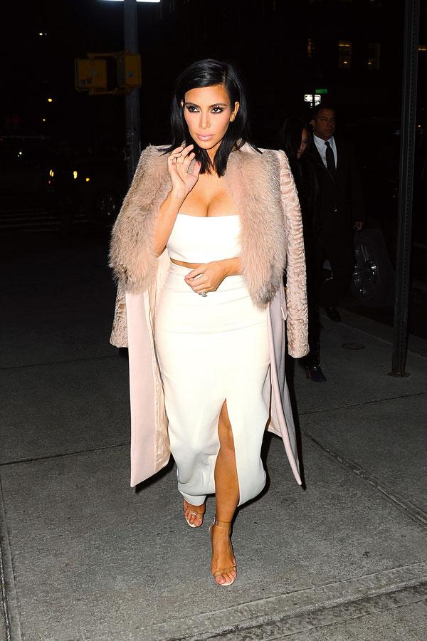 Kim khoe kardashian best bustline6