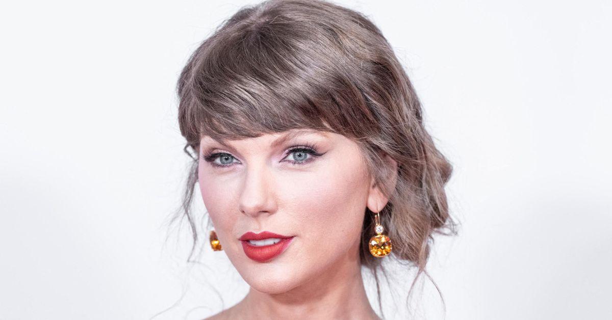taylor swift reportedly eyeing  billion residency deal
