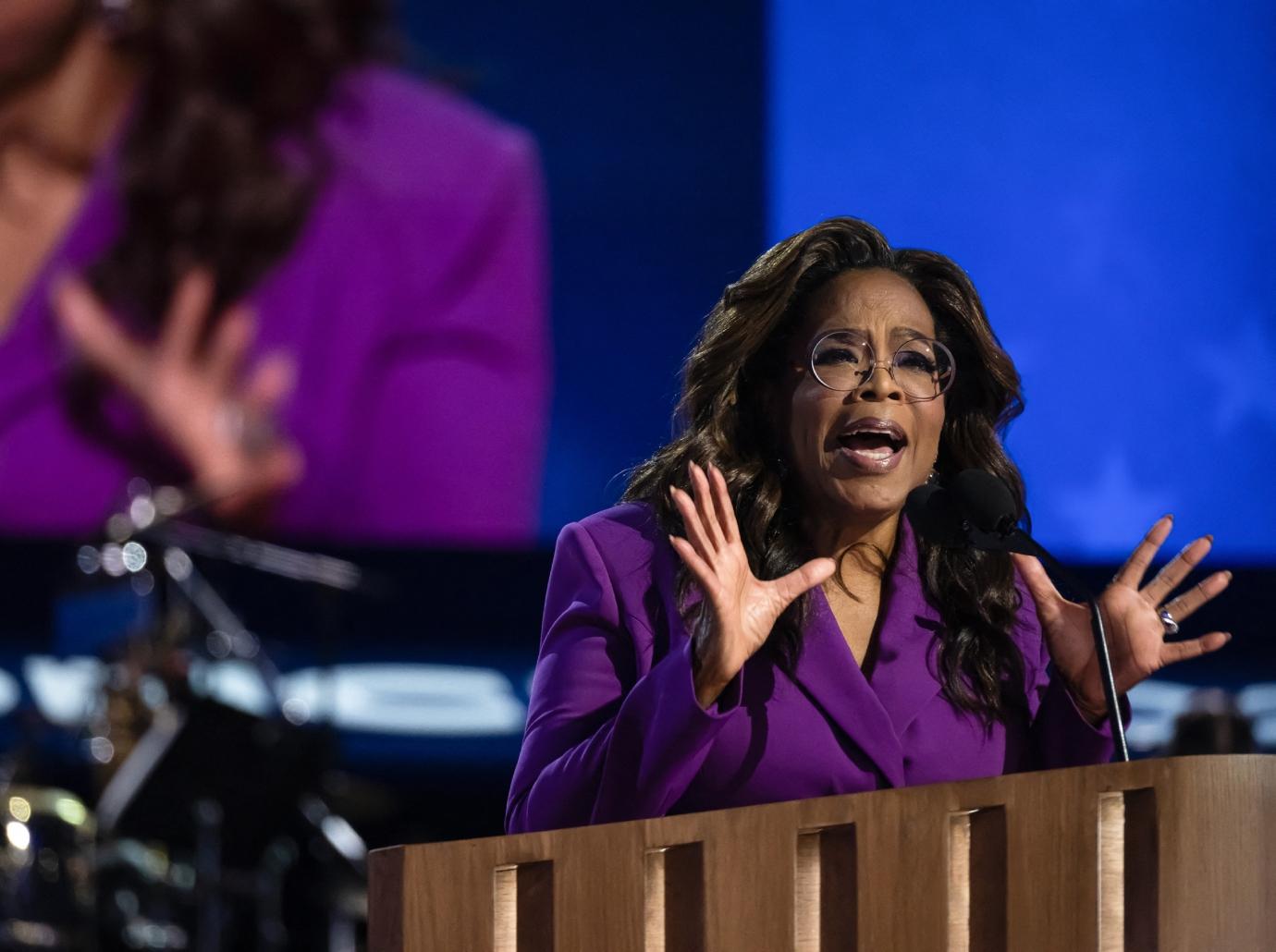 oprah winfrey jd vance childish cat lady dnc speech kamala harris