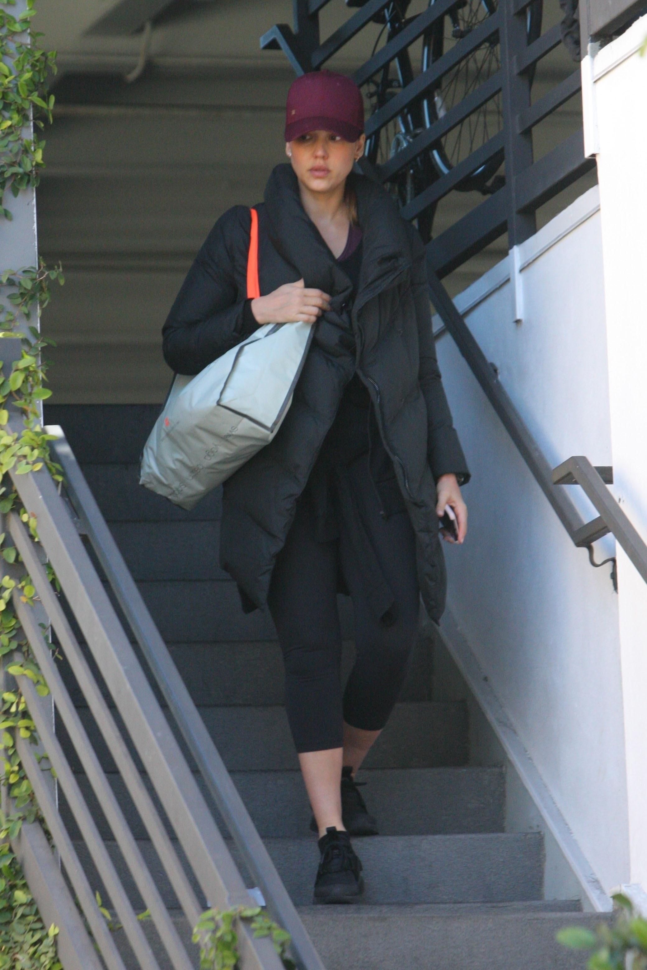 *EXCLUSIVE* Jessica Alba heads to a morning workout at the gym