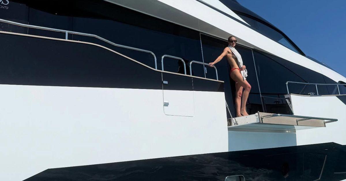 rosie huntington whiteley topless photo fiance jason statham