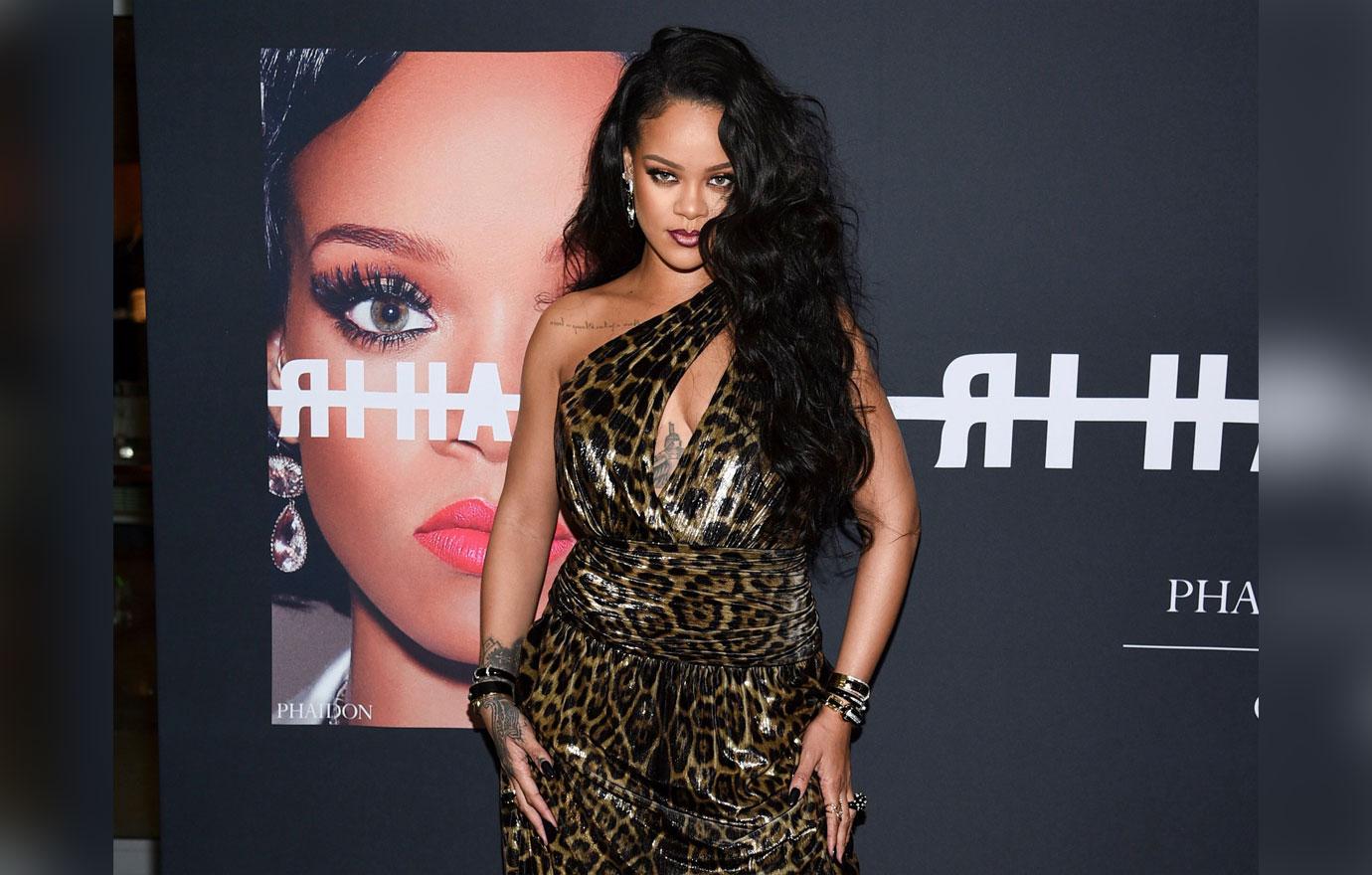 Rihanna Trolls Fans In An Epic Way About Her New Album