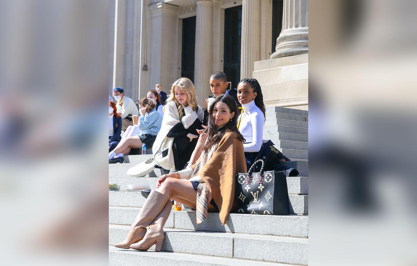 eli brown and whitney peak on set of gossip girl