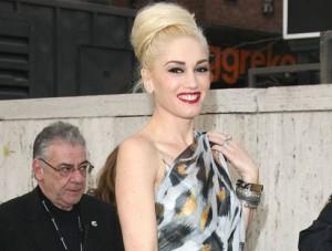 2011__02__gwen_stefani_feb17_371 300×227.jpg