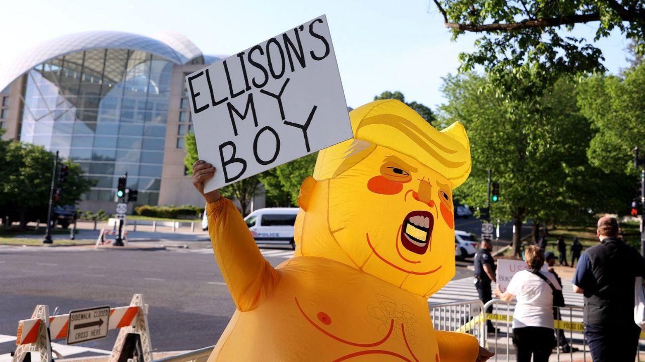 Image of an anti-Trump protest
