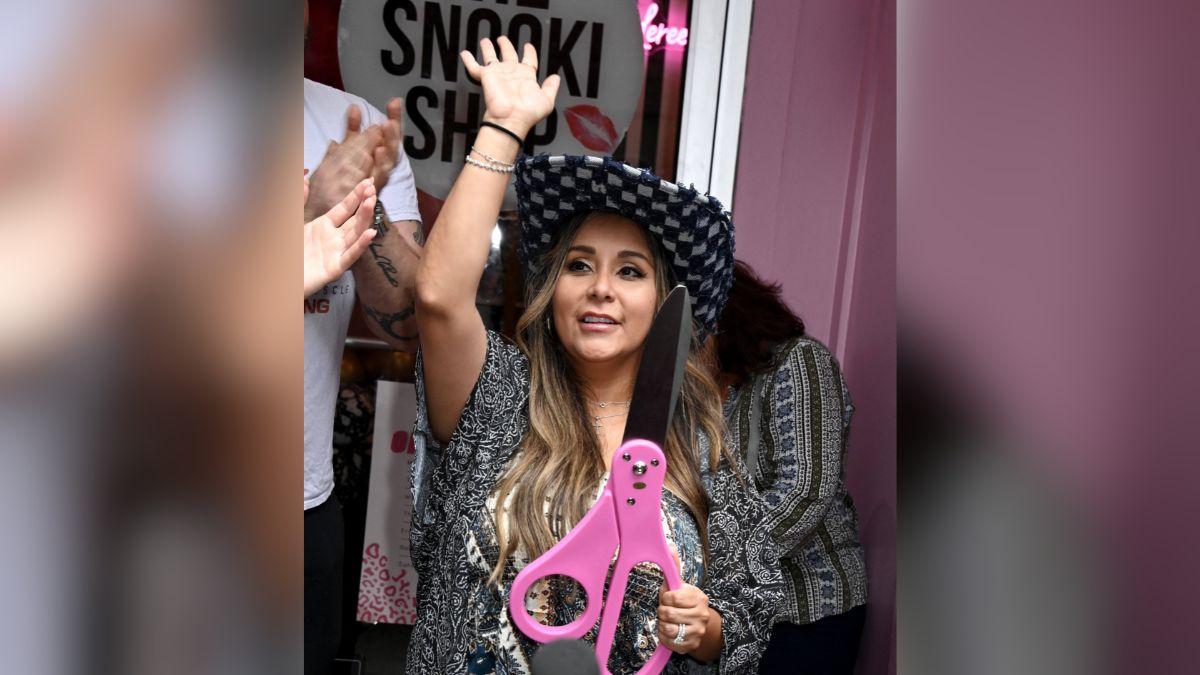 Image of Snooki said she coped with the news through retail therapy.