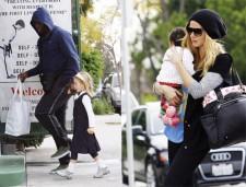 2010__03__Heidi_Klum_March3_main 225×171.jpg