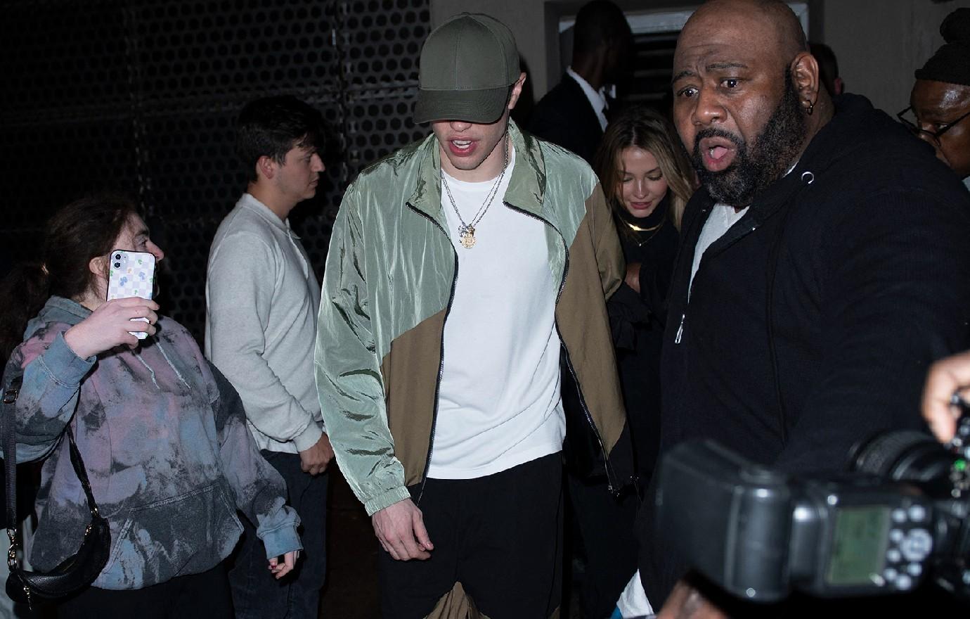 pete davidson pals begging move in mom rehab stint source