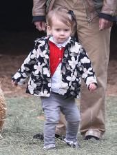 2009__12__fp_4147521_alba_jessica_riv_120509 170×225.jpg