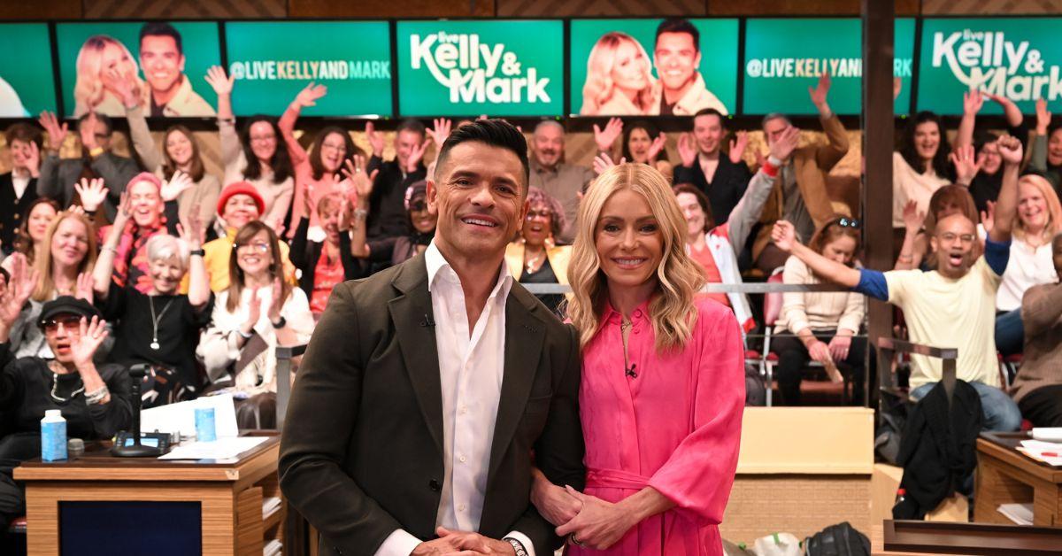 Photo of Kelly Ripa and Mark Consuelos 