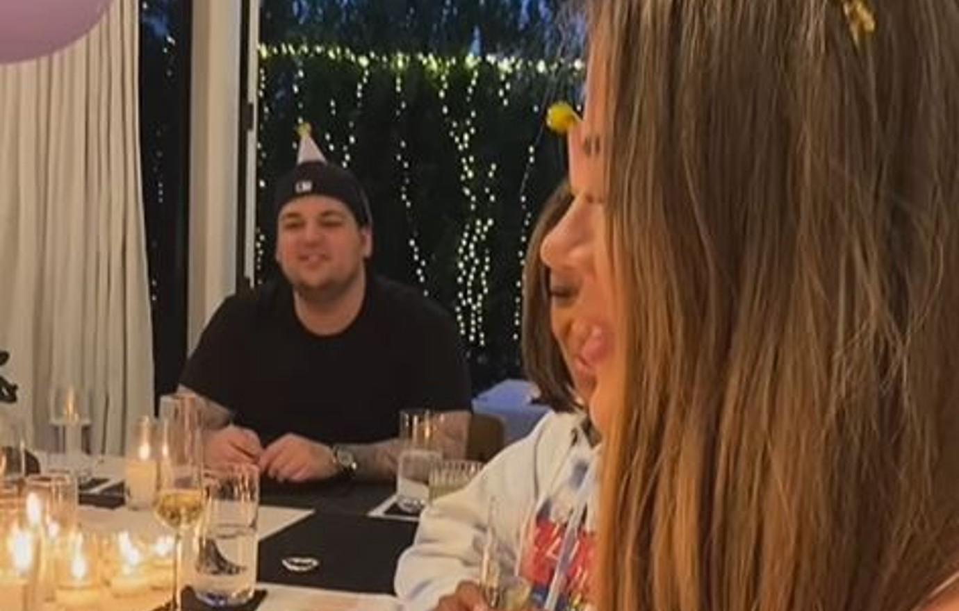 rob kardashian rare appearance khloe th birthday party