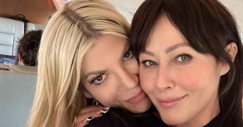 Photo of Tori Spelling and Shannen Doherty
