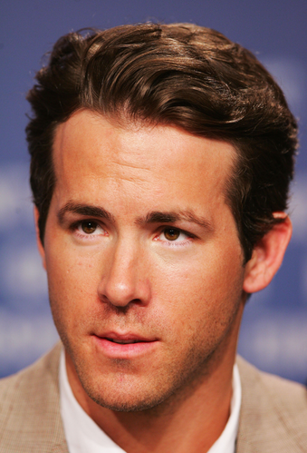 13 Hot Pictures of Ryan Reynolds For You To Add to Your Pinterest ...