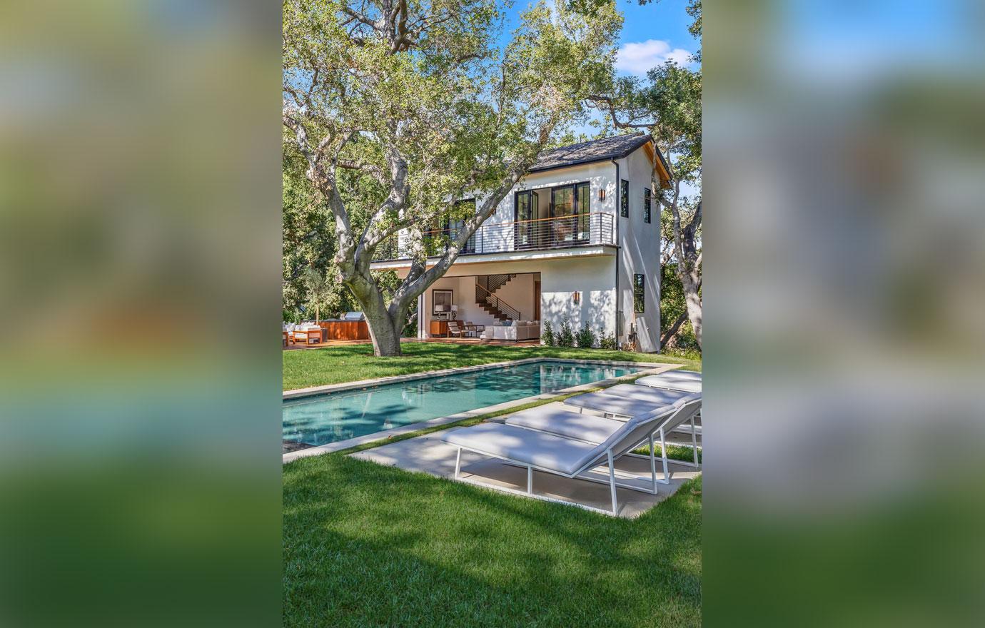 joe jonas and sophie turner sell stunning la estate for dollar million