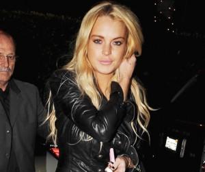 2010__06__Lindsay_Lohan_June22_520 copy 300×257.jpg