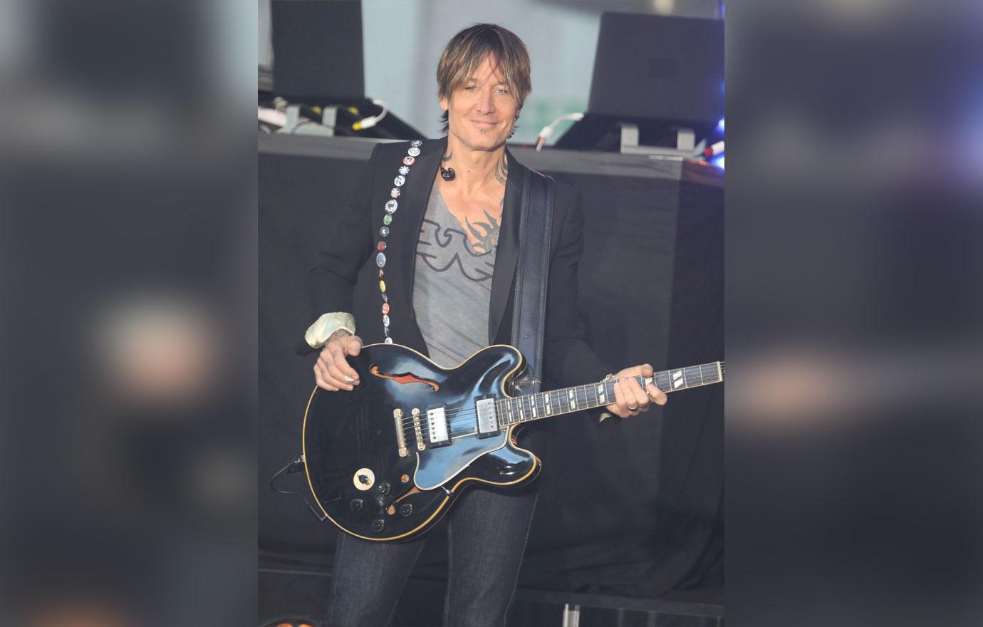 keith urban recalls panicked call fill in ceasars palace adele