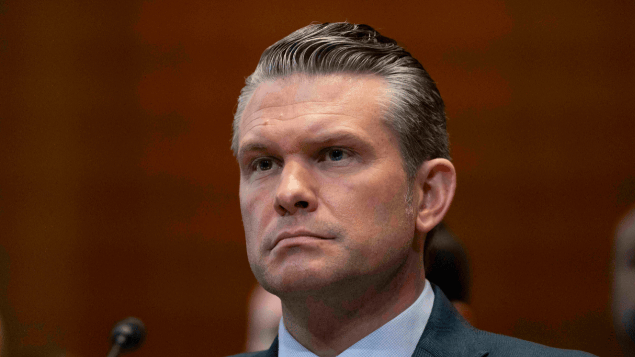 image of pete Hegseth 