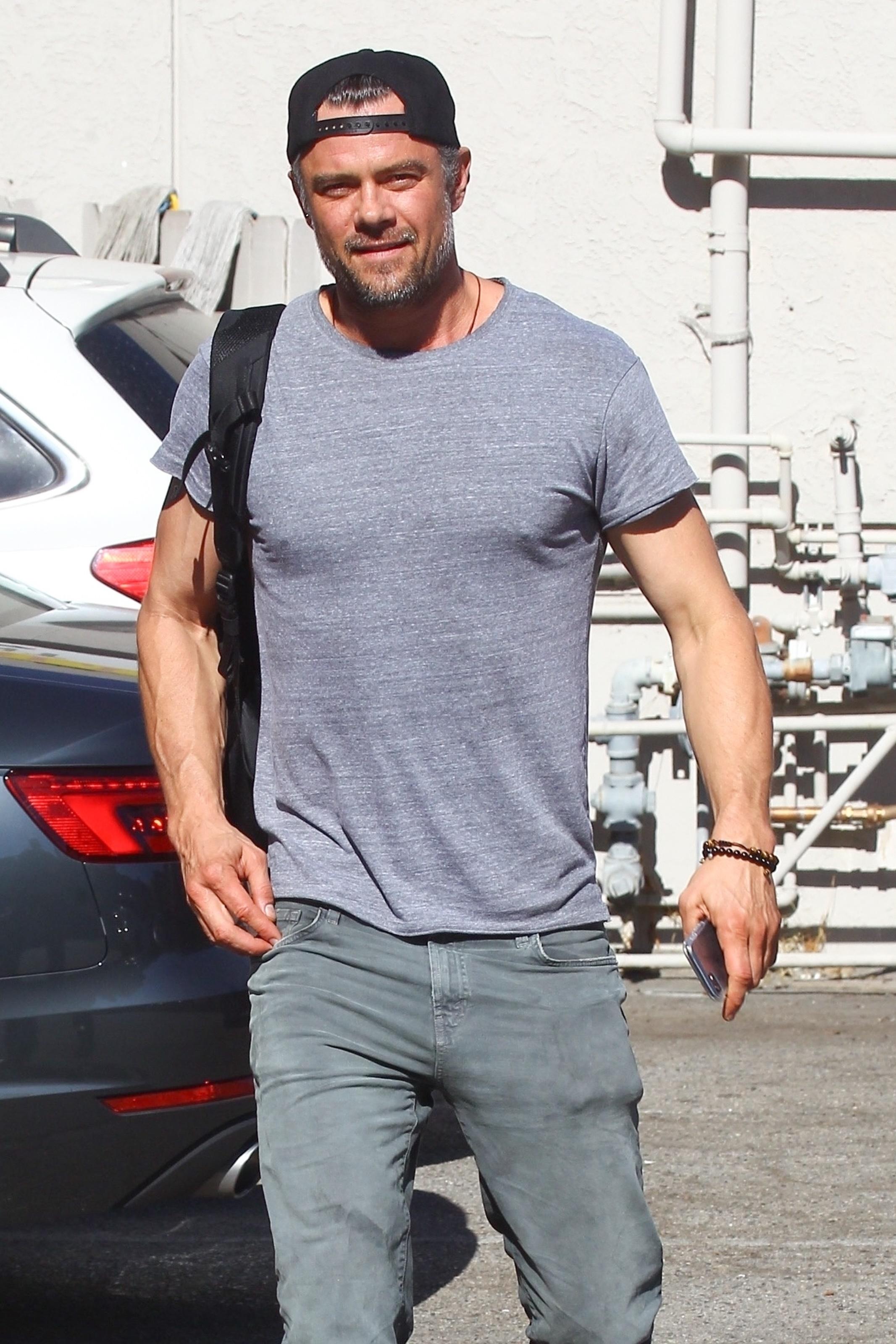 Single Josh Duhamel exits lunch on a Saturday