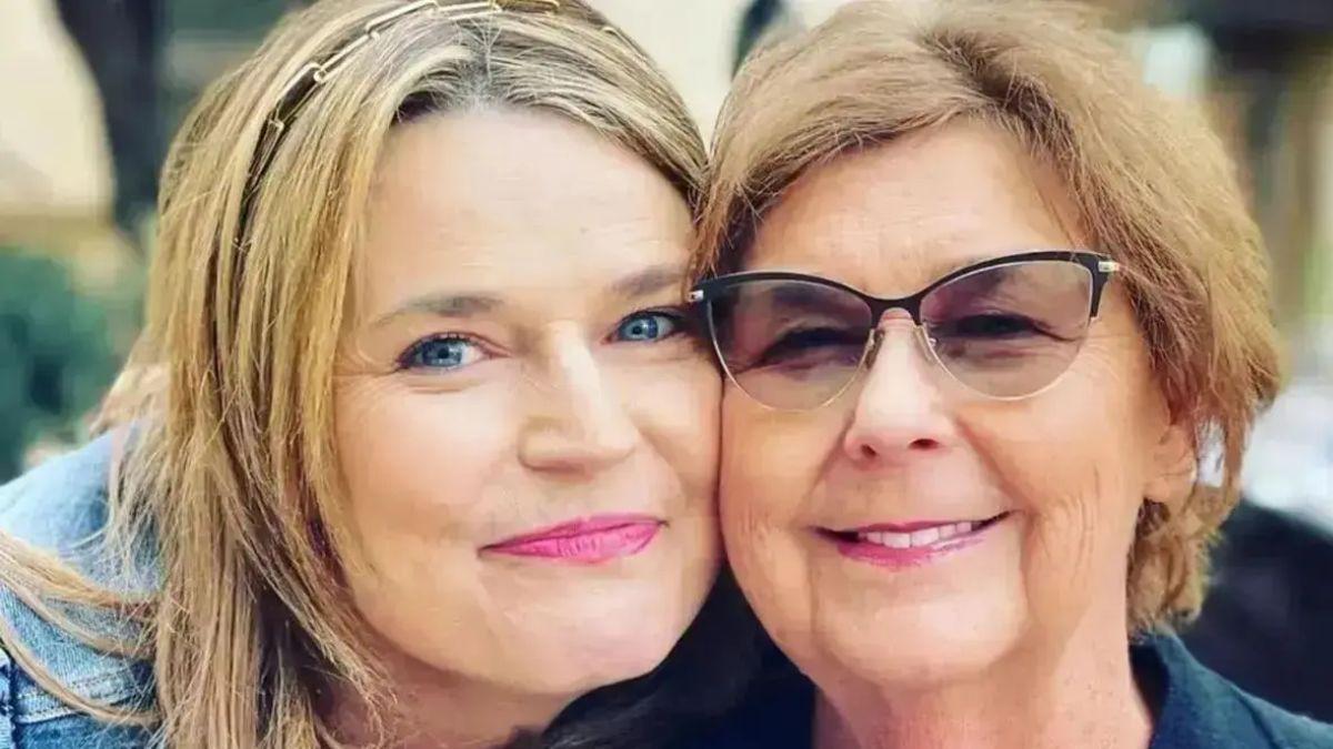 photo of savannah guthrie and mom nancy guthrie