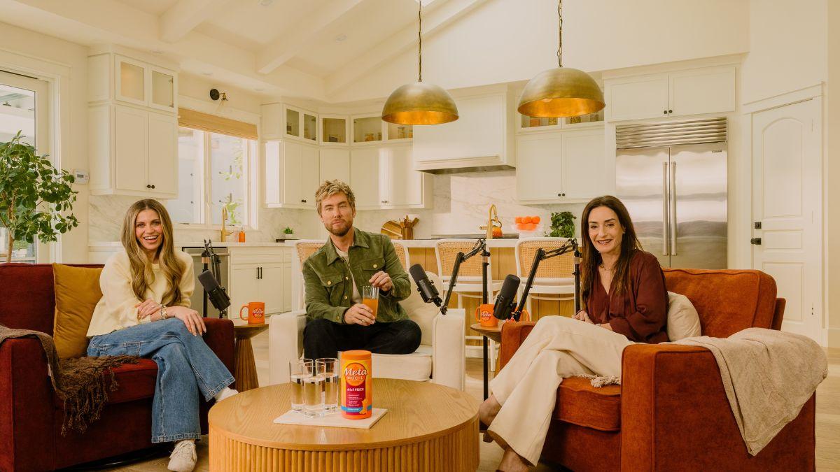 image of Nutrition expert Amy Shapiro sat down with the pair. 