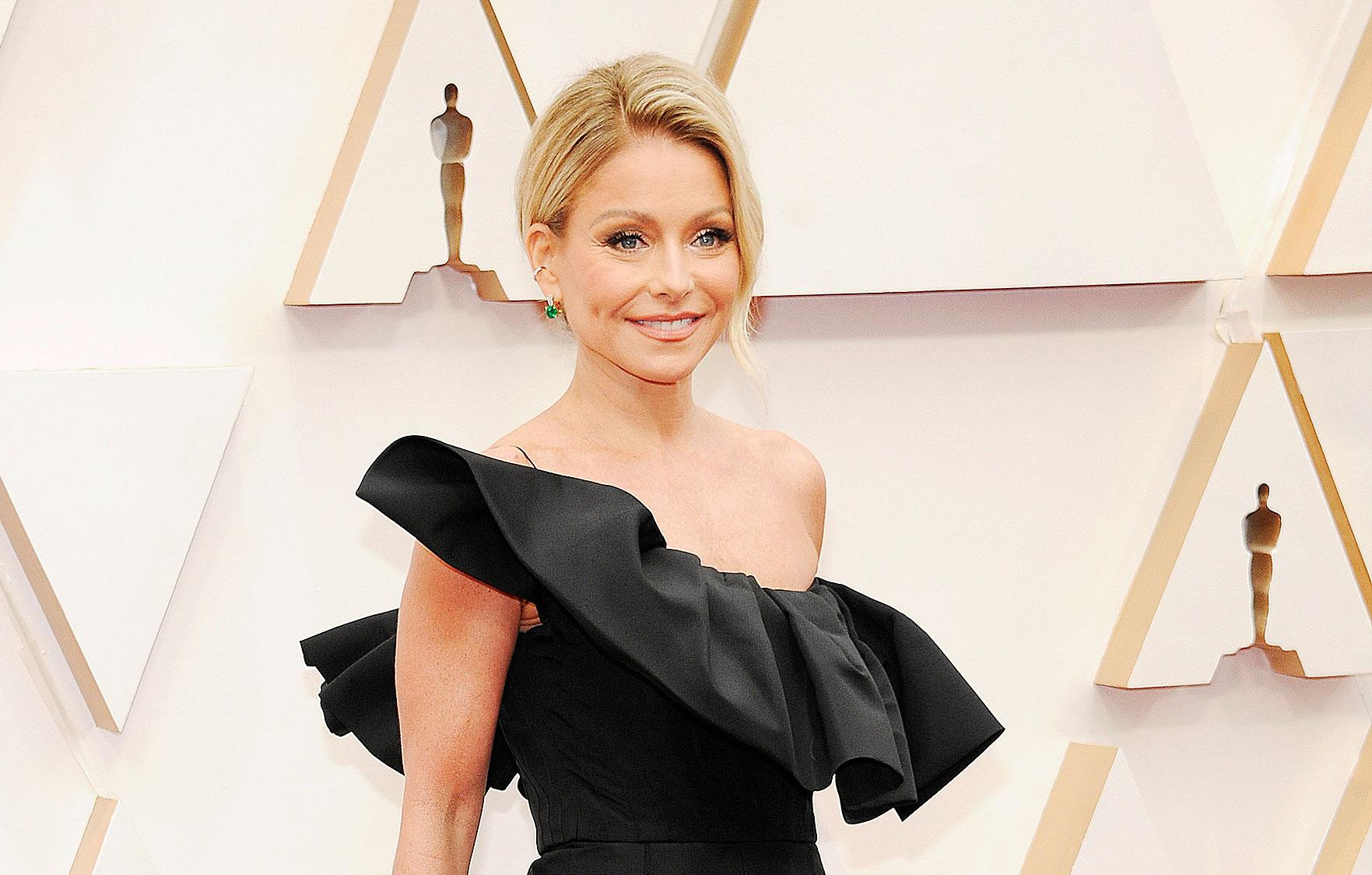 kelly ripa forced friendship regis philbin