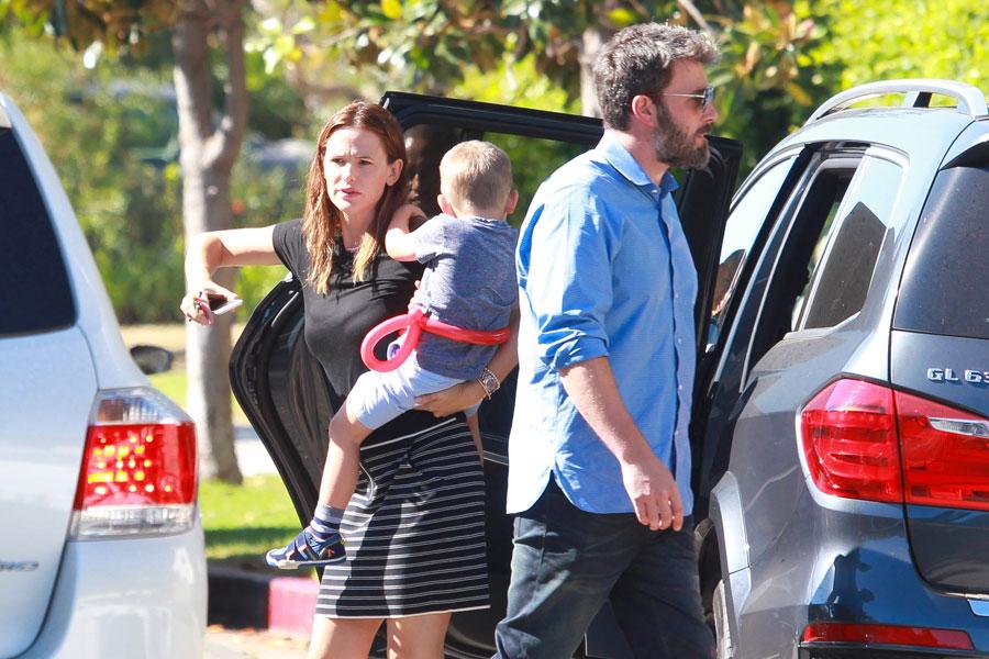 Ben Affleck Jennifer Garner spending holidays together 02