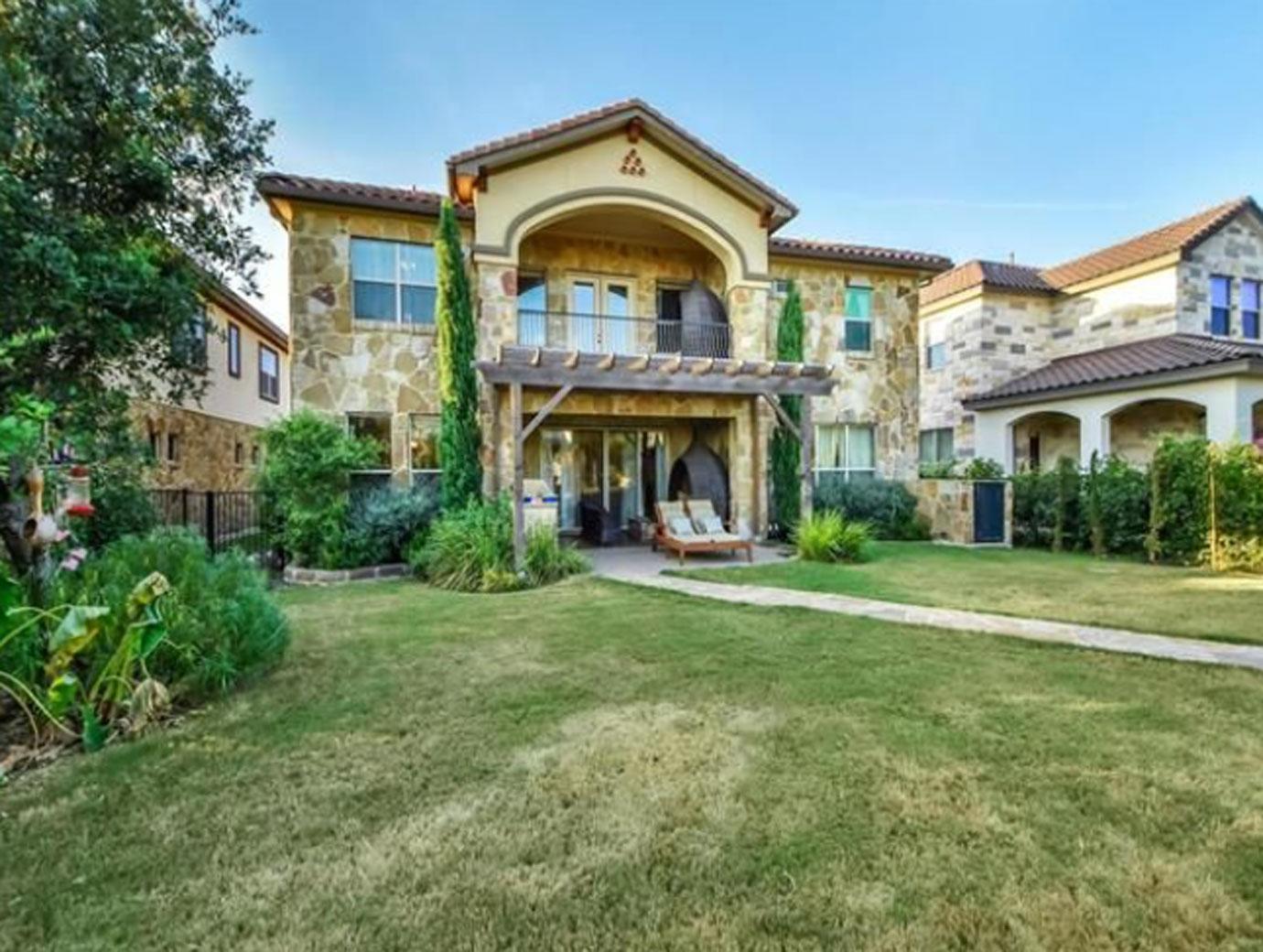 Farrah Abraham Sells Texas Mansion & Loses In Sales — See Inside!