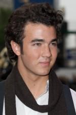 2009__12__FP_2193775_BARM_Jonas_Premiere_051309 150&#215;225.jpg