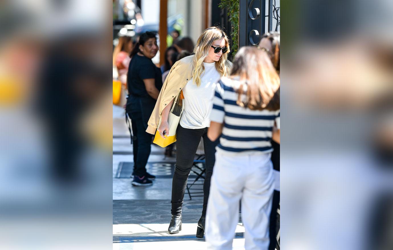 hilary duff baby bump a day of pampering pics 04