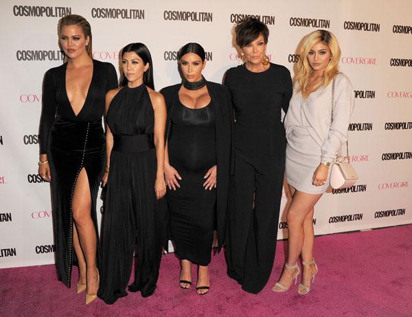 Khloe kardashian kourtney kardashian blame kris jenner