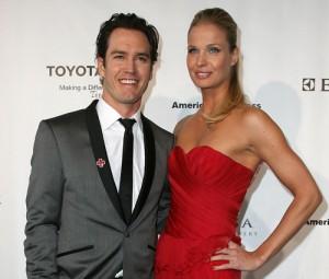 2011__08__Mark Paul Gosselaar Cotriona McGinn Aug10newsbt 300&#215;255.jpg