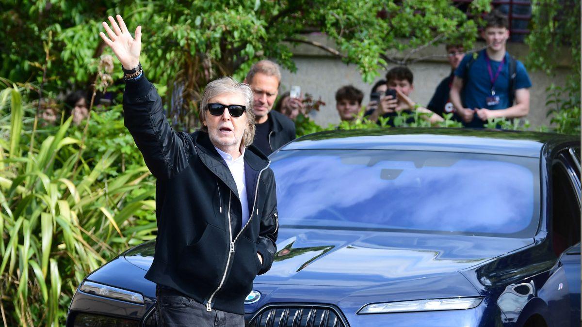 image of Paul McCartney struggled to adjust to life outside the band. 