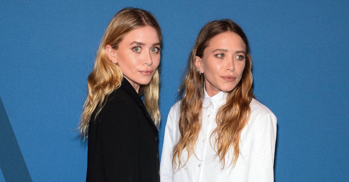 Photo of Mary Kate and Ashley Olsen.