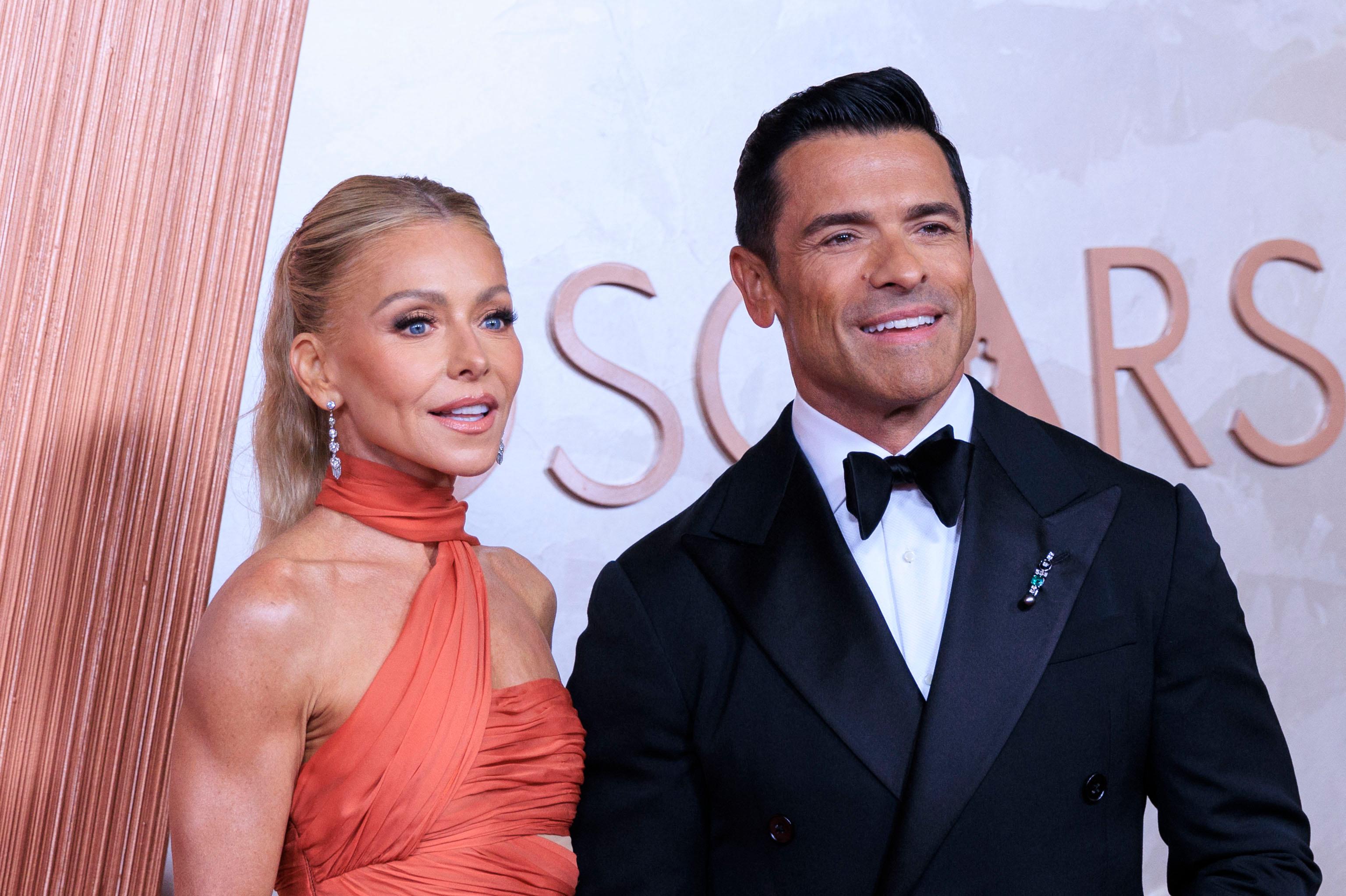 Kelly Ripa,Mark Consuelos,