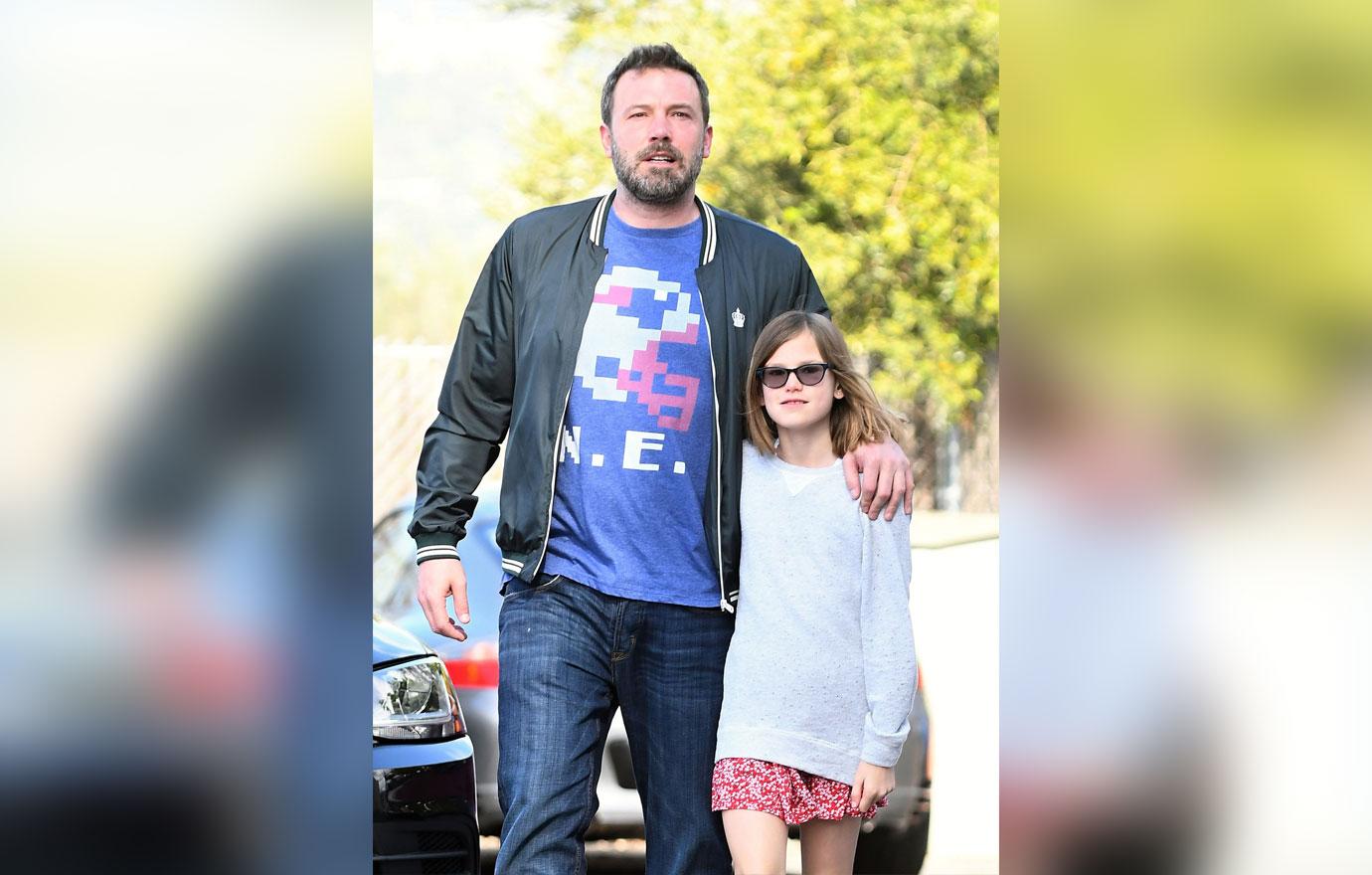 FFN_Garner_Affleck_BOAZFF_03262017_52357410