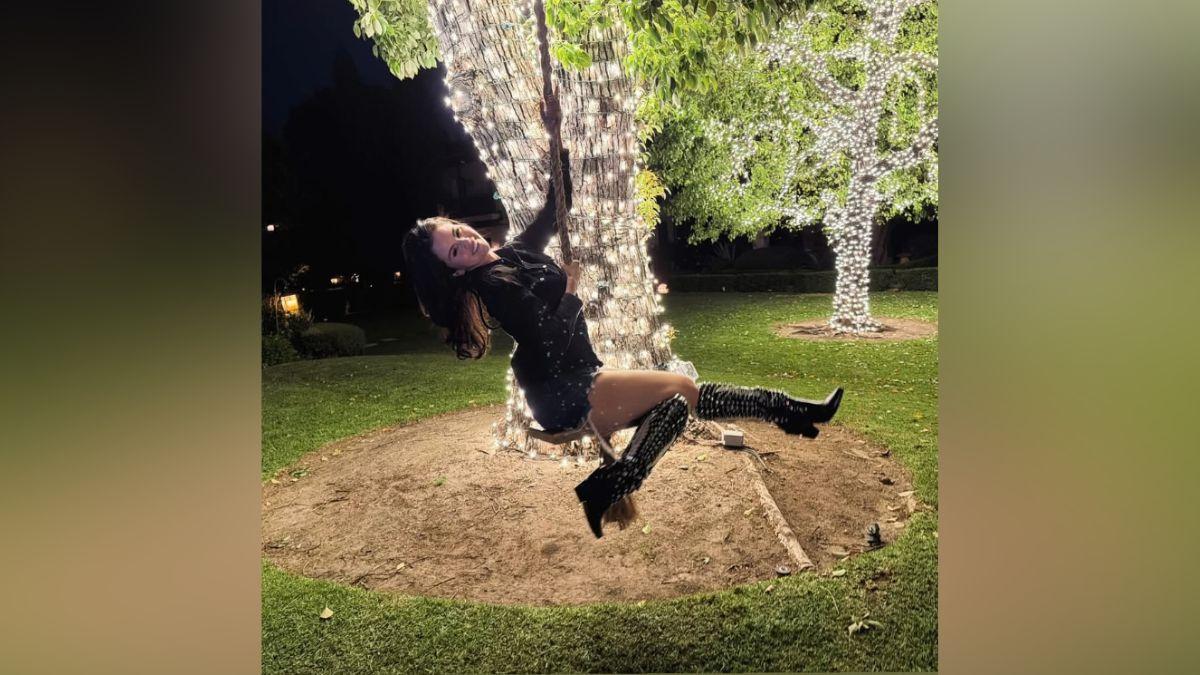 Image of Selena Gomez dressed up in cowgirl attire.