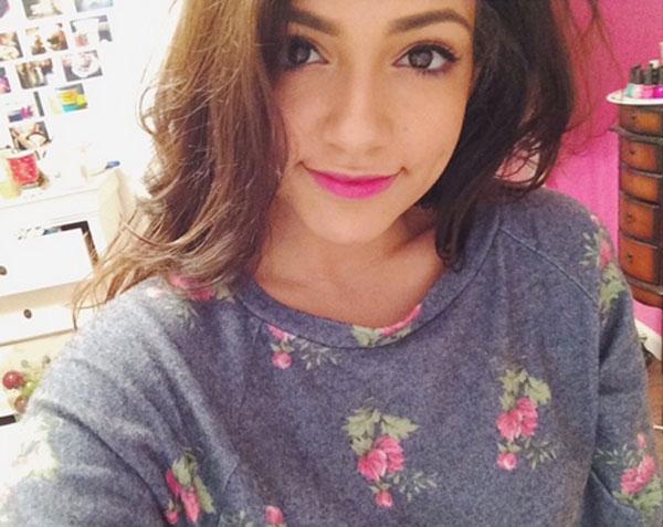 Bethany mota selfie