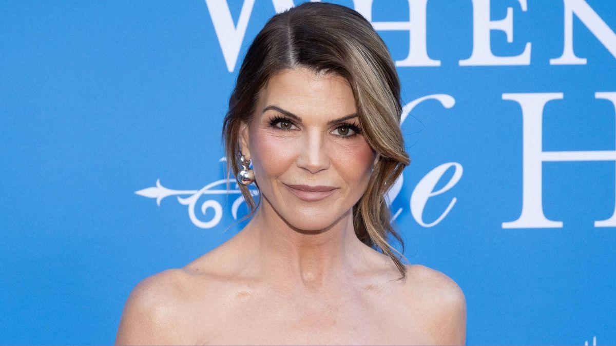 Image of Lori Loughlin and Mossimo Giannulli are 'taking a break from their marriage.'