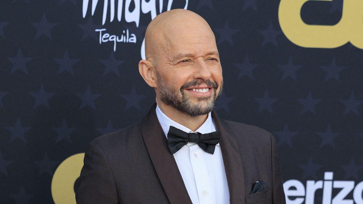 Image of Jon Cryer credited his contract for long-term financial success.