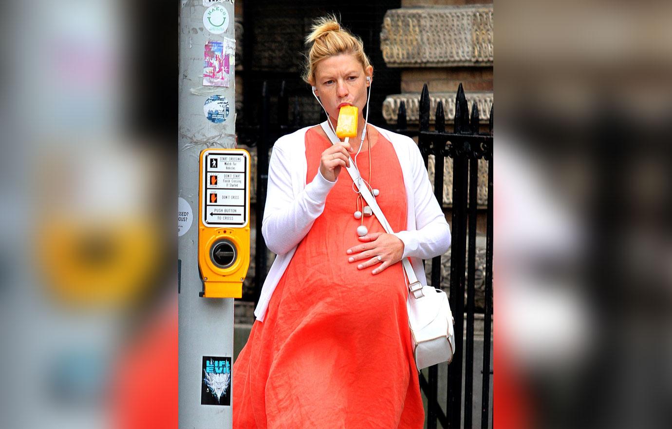 Claire Danes shows major pregnant belly and eats an ice cream in NYC