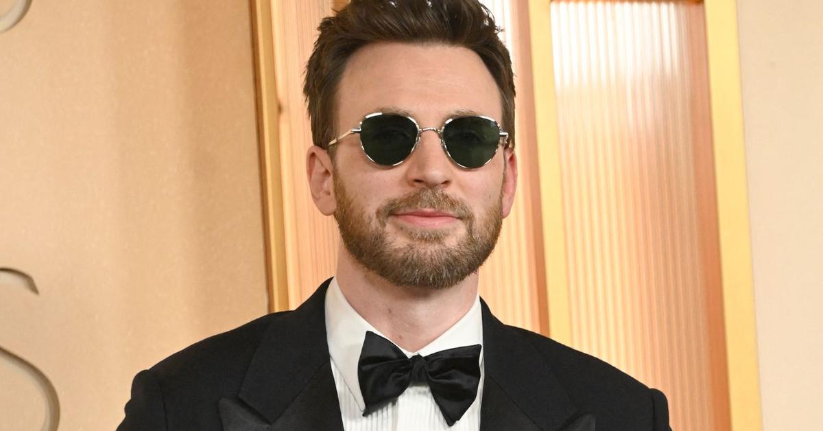 Photo: okmagazine.com Photo of Chris Evans