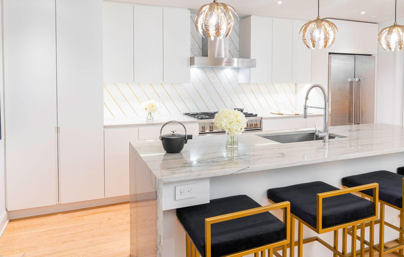 celebrity artist and designer elizabeth sutton reveals her chic manhattan townhouse