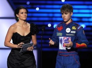 2011__07__Danica_Patrick_Justin_Bieber_July14newsbt 300×222.jpg