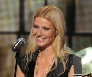 2010__11__Gwyneth_Paltrow_Nov11news 300×268.jpg