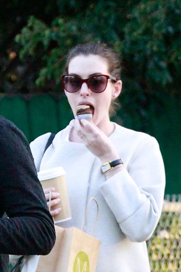 anne hathaway cupcake pregnancy cravings