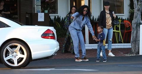 Kelly rowland teaches son cross street main