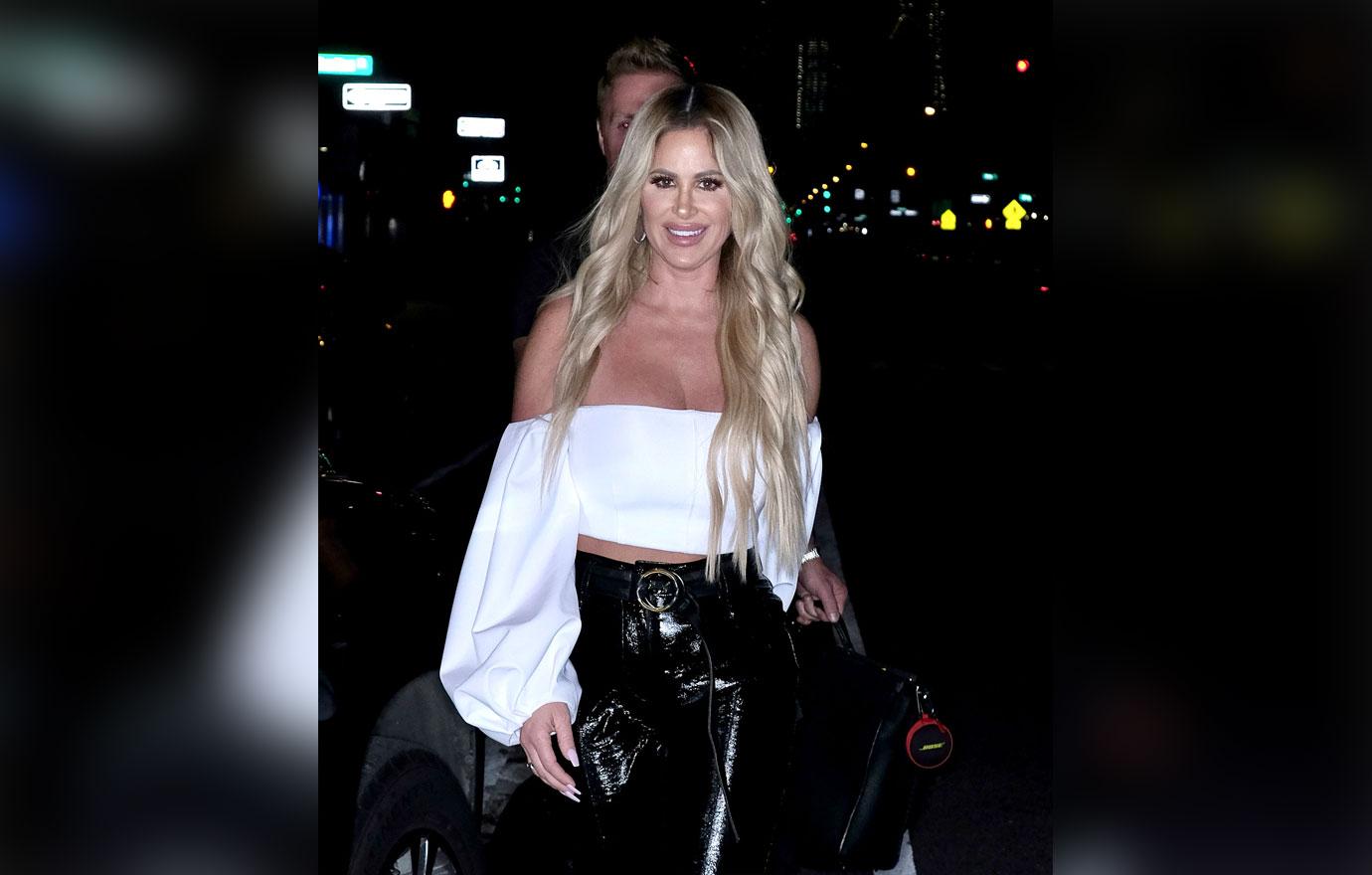 kim zolciak in off the should crop top