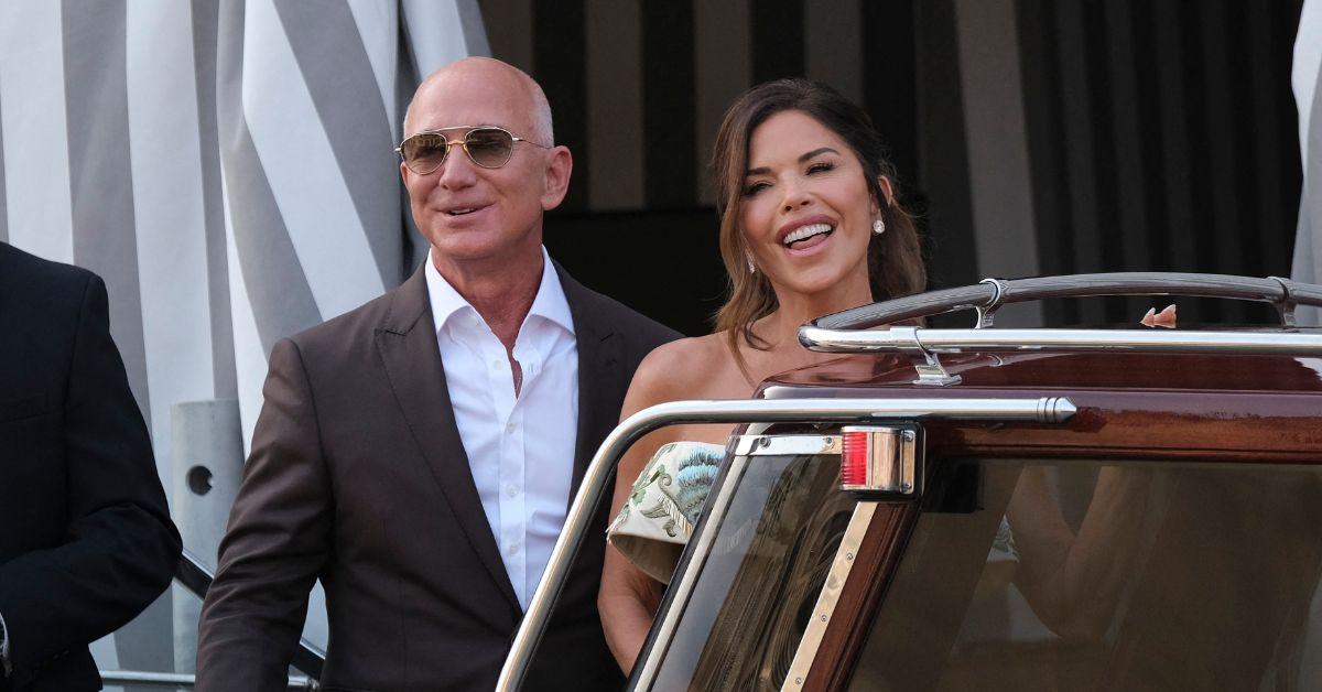lauren sanchez ditches million carat diamond ring jeff bezos in italy