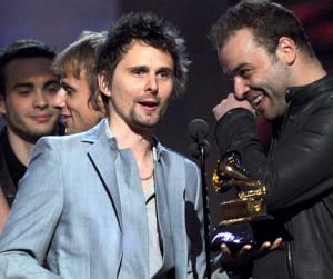 2011__02__Matt_Bellamy_Grammys_Feb14news 300×252.jpg