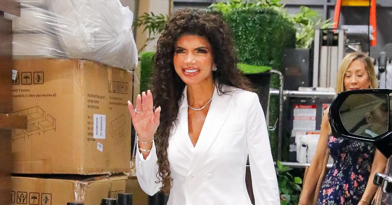 teresa giudice trying more natural look dissolves lip fillers receiving backlash